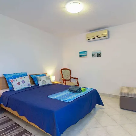In 53747 Διαμέρισμα