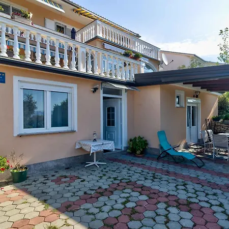 Apartment In 53747 Novi Vinodolski