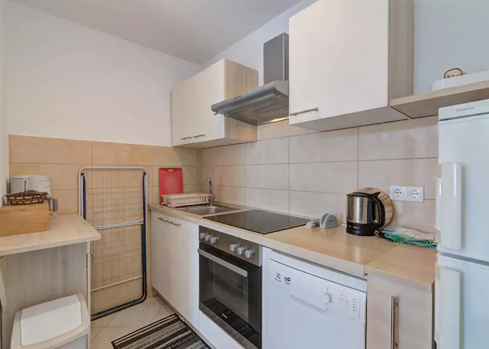 In 53747 Apartman *